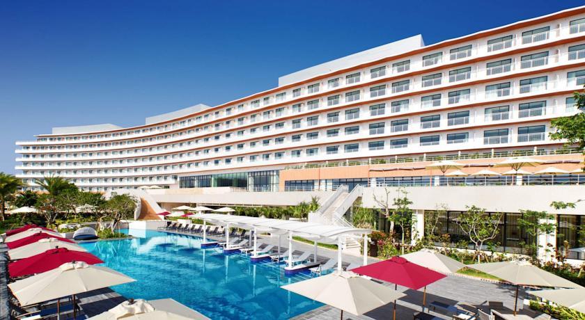 Отель Hilton Okinawa Chatan Resort