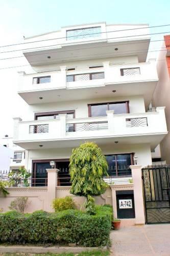 Апартаменты Olive Service Apartments - DLF Galleria A