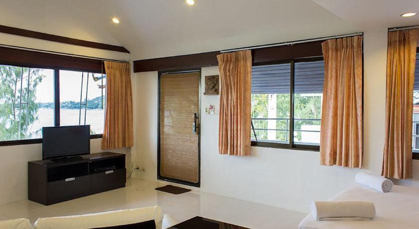 Гостевой дом Baan Natacha Beachfront Guesthouse