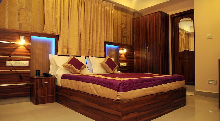 Elmas Hotel