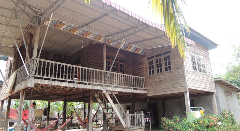 Отель Sril Som Homestay