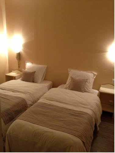 Отель Hotel Val De Loire