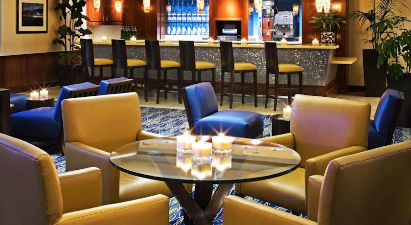 Отель Los Angeles Marriott Burbank Airport