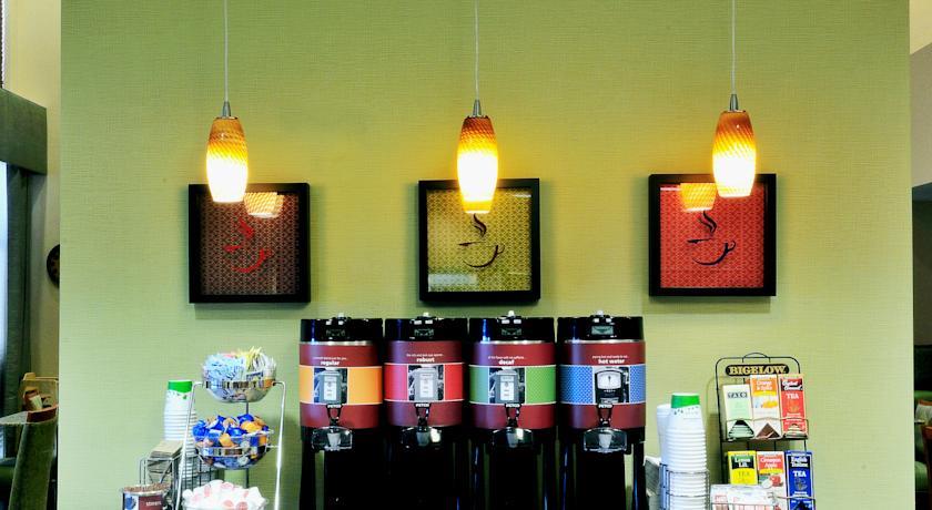 Отель Hampton Inn Fayetteville