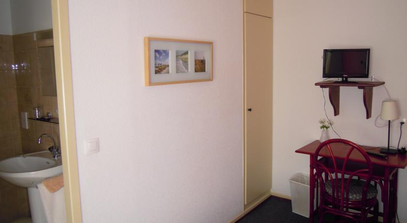 Отель Hotel Beausejour