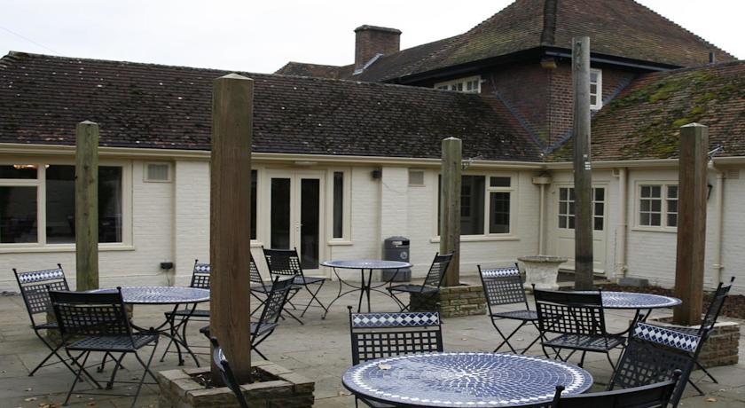 Отель The Angel Inn Woolhampton
