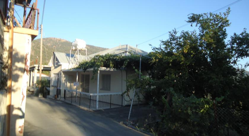 Апартаменты Zorpides House