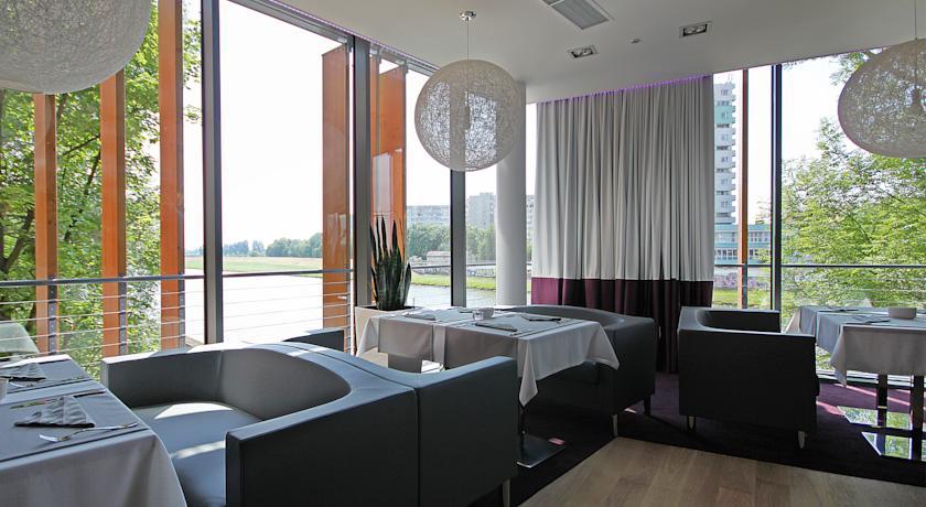 Отель Piano Hotel Restaurant & Pub