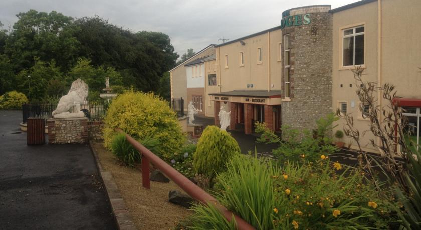 Отель The Hedges Hotel