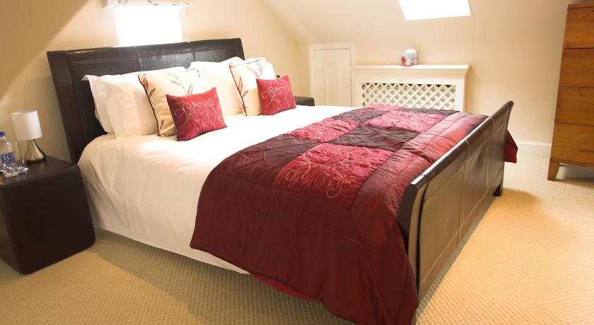 Мини-отель Charters B&B