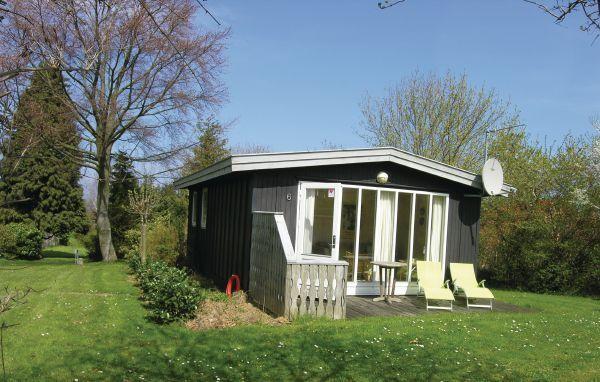 Апартаменты Holiday home Gudhjem 20