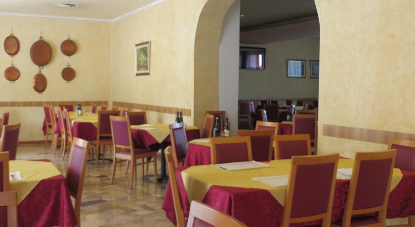 Отель Hotel San Tomio