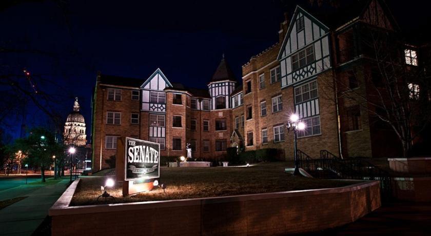 Отель Senate Luxury Suites