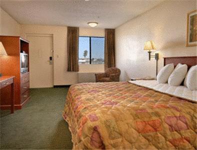 Отель Days Inn East Mesa