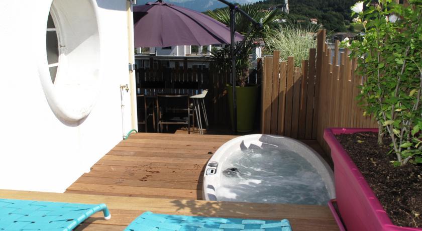 Апартаменты Les Bulles "Lofts & Lakes"