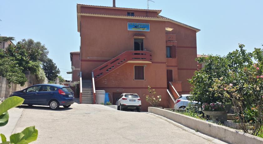 Мини-отель B&B Tra Rocce E Mare