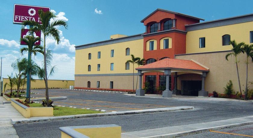 Отель Fiesta Inn Colima