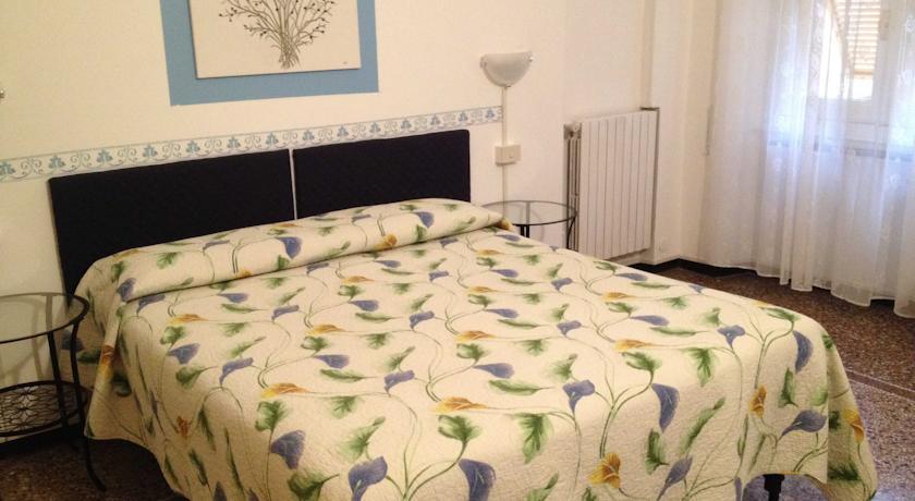 Отель Albergo Carola