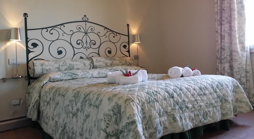 Отель Casale Il Poggetto