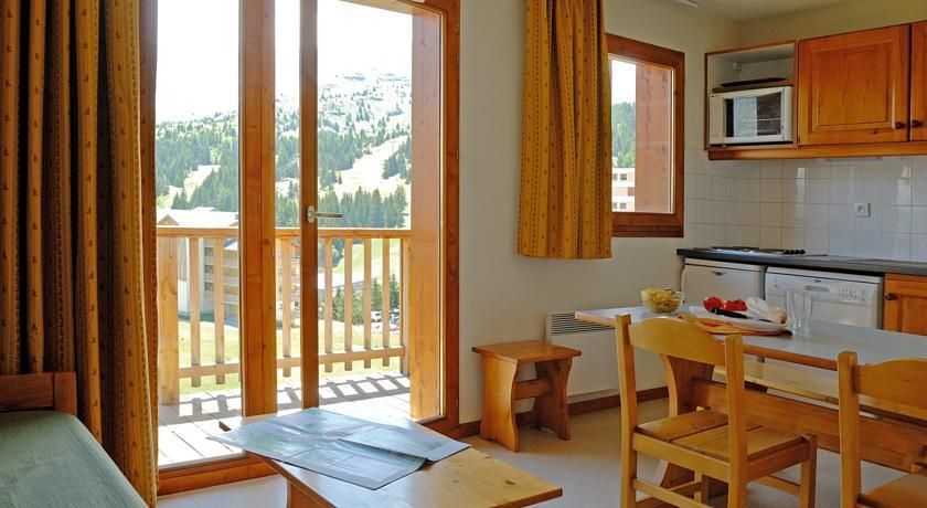 Апартаменты Madame Vacances Résidence Les Chalets Super D