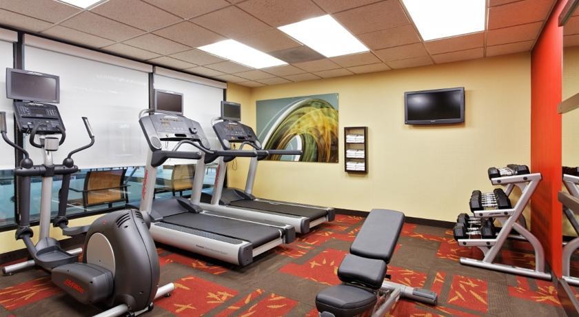 Отель Courtyard Knoxville Cedar Bluff