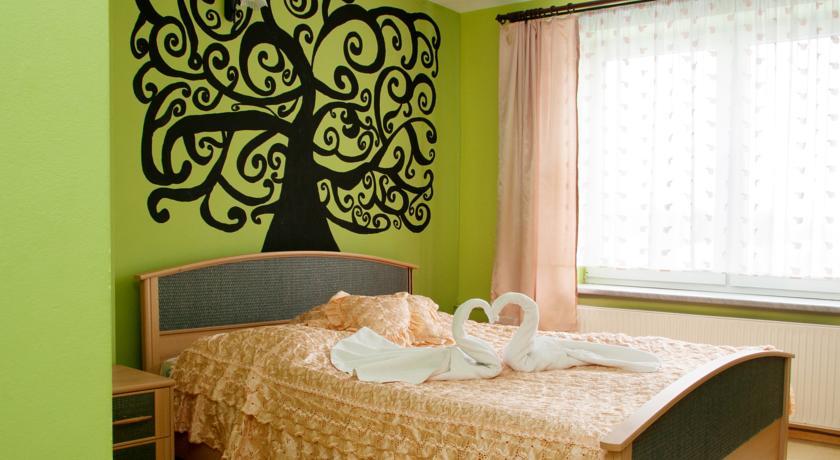 Отель Hotel Delfin
