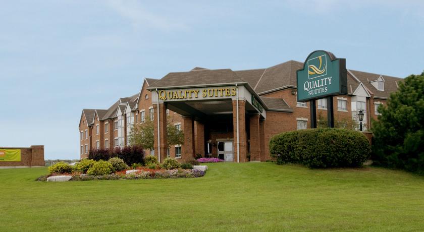 Отель Quality Suites Whitby