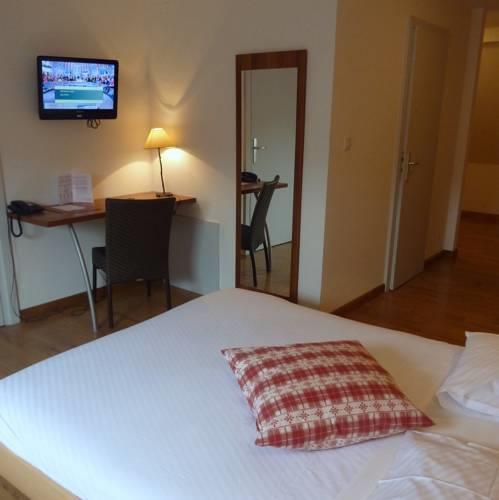 Отель L'Hostellerie Des Comtes