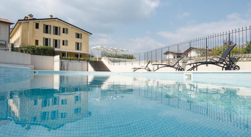 Апартаменты Polpenazze Halldis Apartments