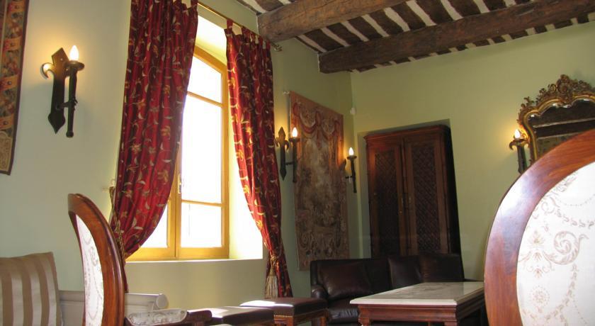 Апартаменты Chateau de Meouilles