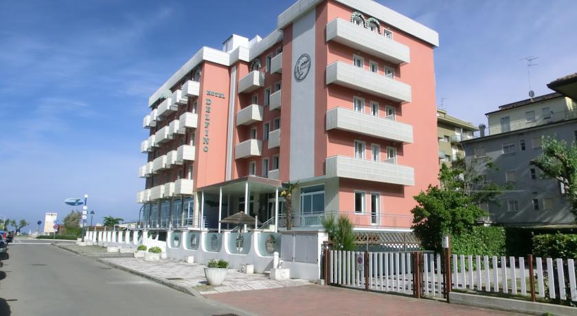 Отель Hotel Delfino