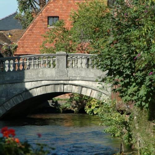 Мини-отель Eversley Cottage Bed and Breakfast