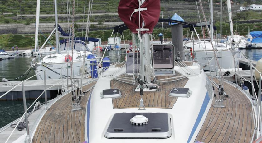 Отель Adventure Boat Hotel