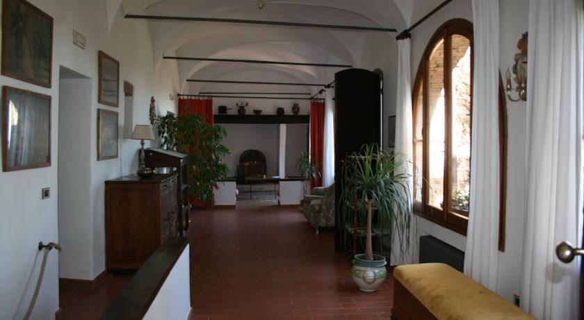 Отель Albergo Santa Chiara