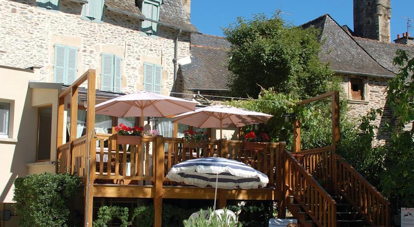 Отель Auberge Saint Fleuret