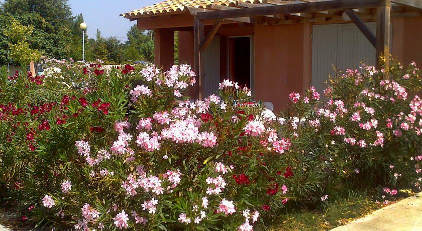 Апартаменты Holiday home Le Thor 5