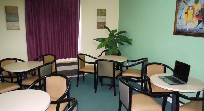 Отель Super 8 Benton/West City Area