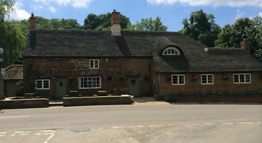 Отель The Plough at Boddington