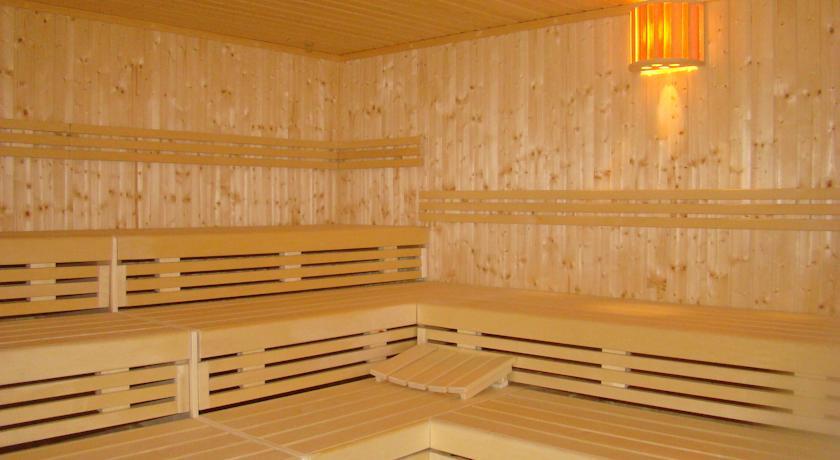 Centrum Szkoleniowo Rekreacyjne Hotel Karolinka