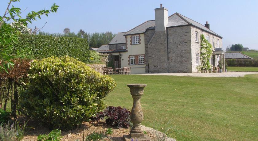 Апартаменты Cadson Manor Self Catering