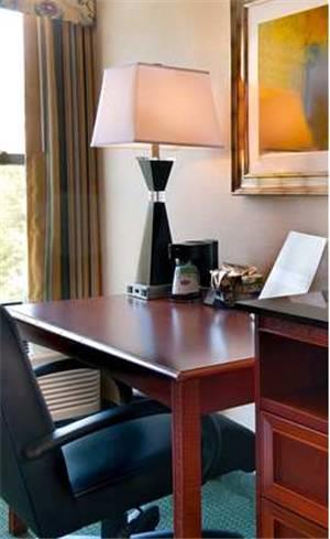 Отель Hampton Inn Alexandria
