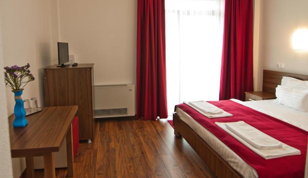 Отель Hotel Hyperion