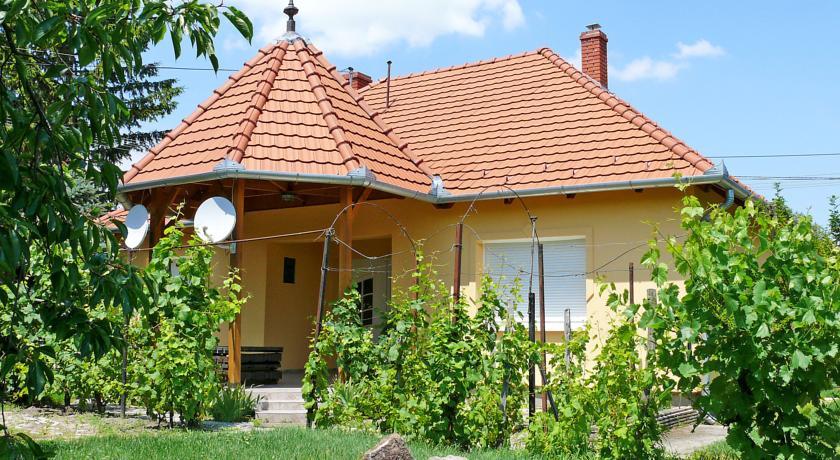 Villa Balatonmariafurdo 2