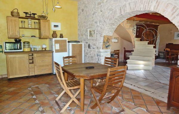 Апартаменты Holiday home Vacquiéres 7