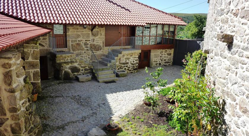 Вилла Villa Castro Laboreiro