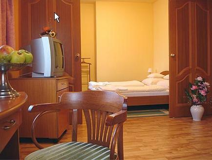 Karádi Hotel