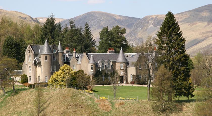 Отель Dalmunzie Castle Hotel