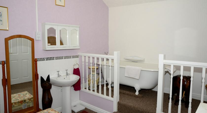 Мини-отель Ladywood House Bed & Breakfast