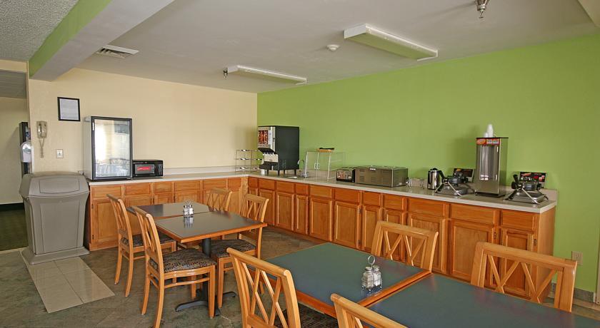 Отель Microtel Inn & Suites by Wyndham Statesville