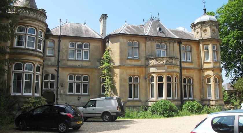 Отель Fieldways Hotel and Health Club